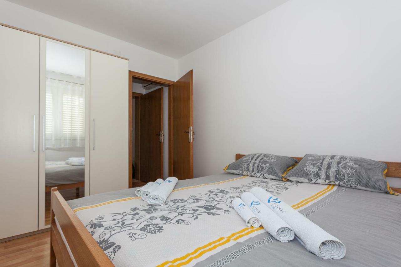 Apartments Mrsic Biograd Na Moru Exterior foto