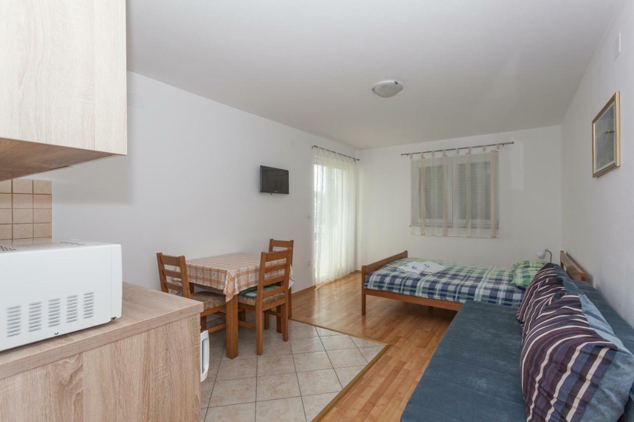 Apartments Mrsic Biograd Na Moru Exterior foto